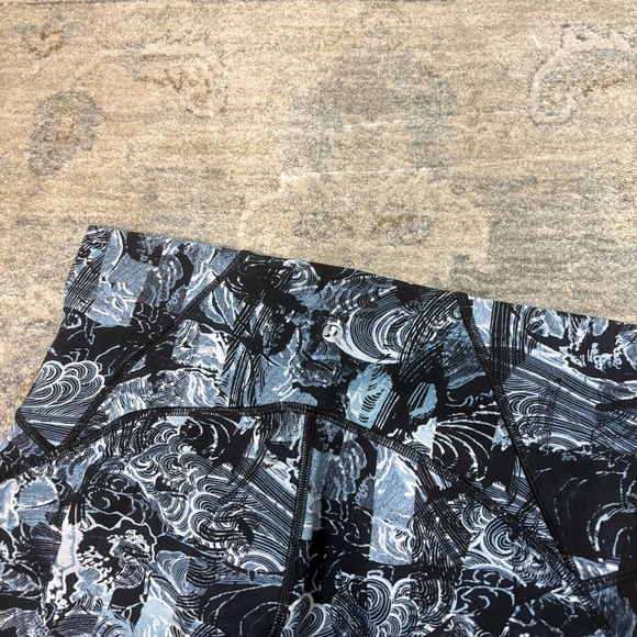 Lululemon Train Times 7/8 Leggings 25” 10 - Picture 3 of 5
